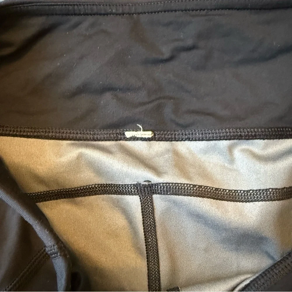 LULULEMON Top Speed Crop *Full-On Luxtreme Stripe Play Slate Black/Black 17” 6